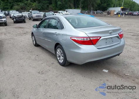 2015 Toyota Camry Le z USA, uszkodzony, nr VIN 4T4BF1FK0FR480730